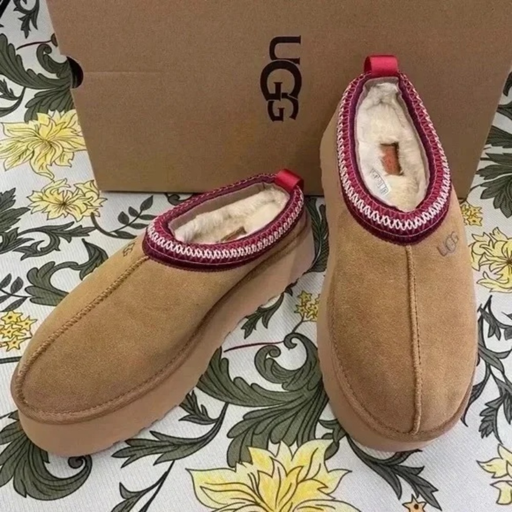 UGG Tazz Platform Slippers Chestnut Sandals